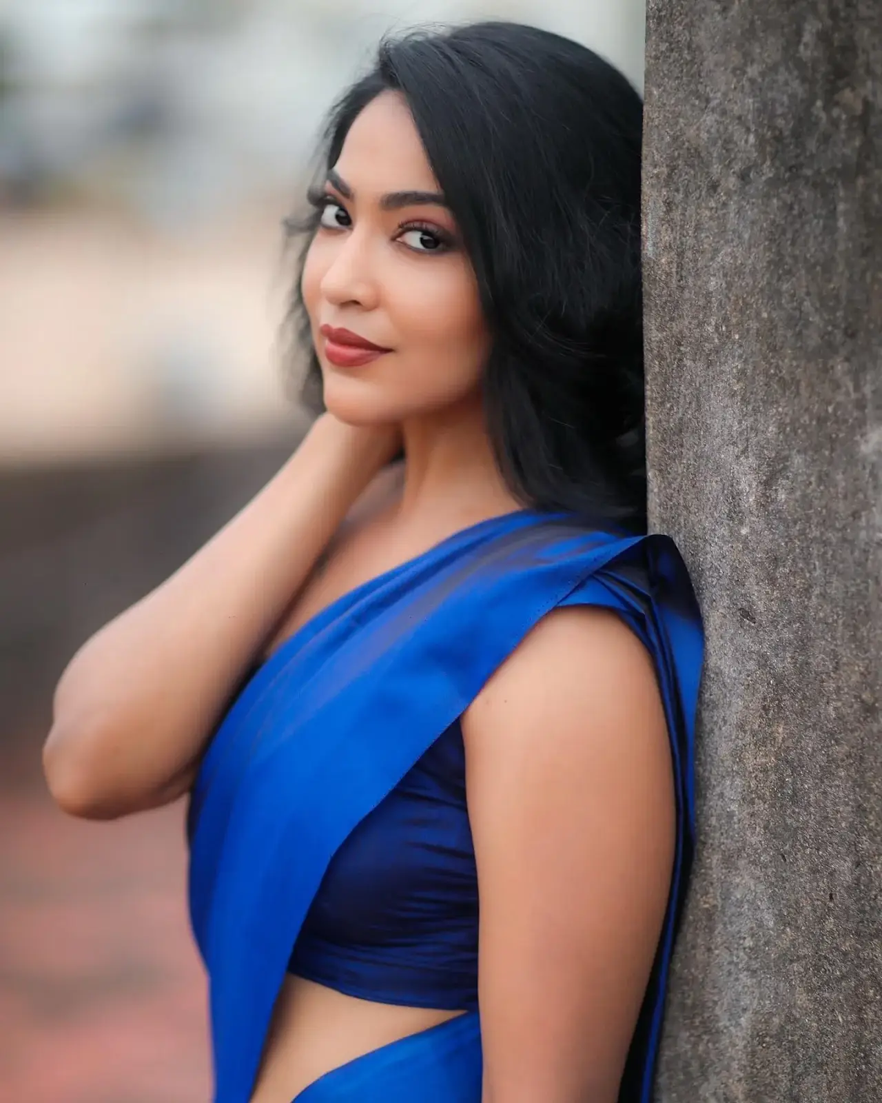 TV Actress Ramya Subramanian In Sleeveless Blue Saree